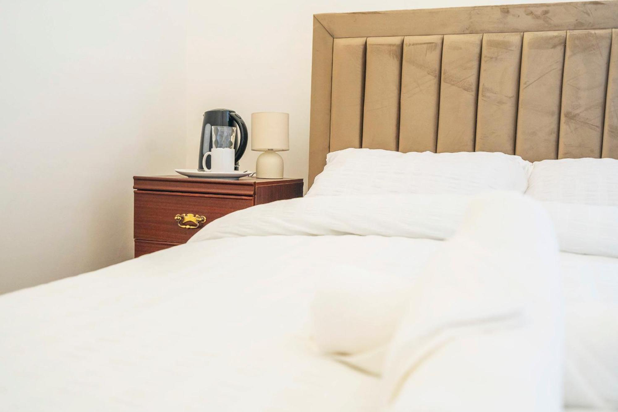 Majestic Inn بوتل المظهر الخارجي الصورة